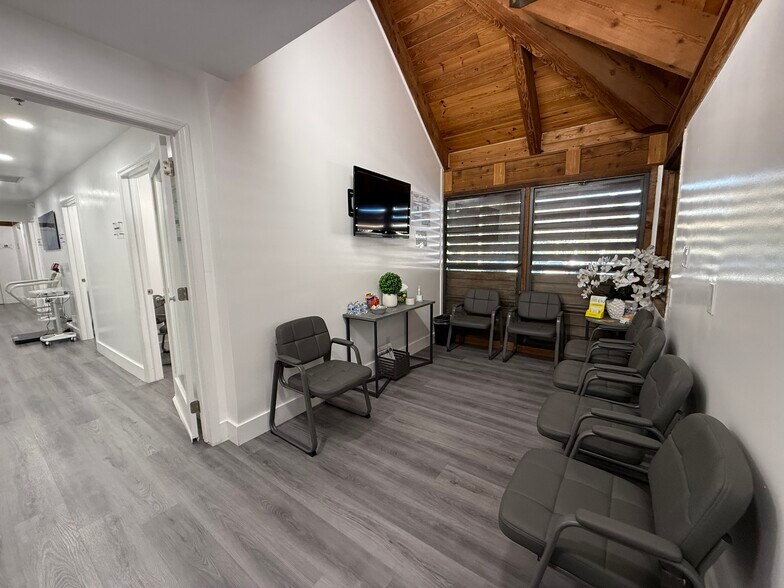 More Photos Of 8200 W Sunrise Blvd, Plantation Office For Sale