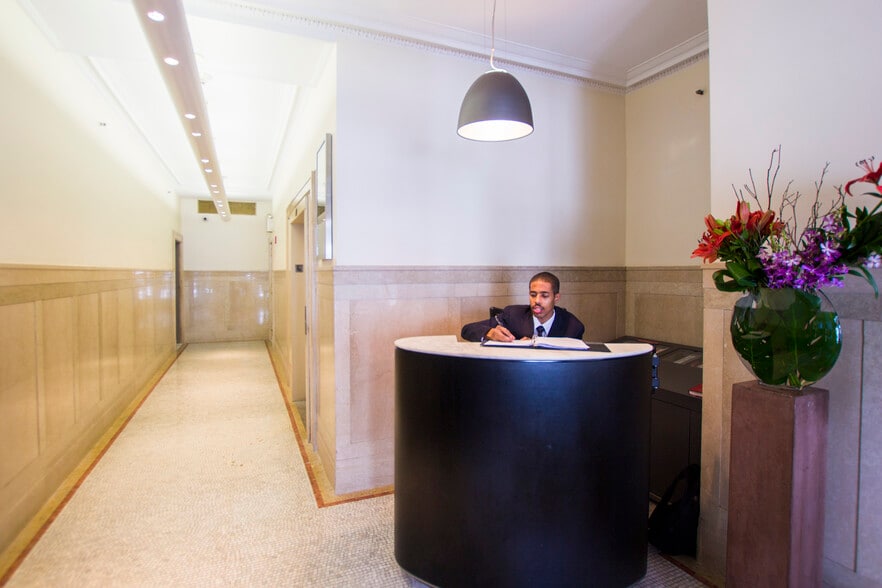 More Photos Of 210 Eleventh Ave, New York Office For Lease