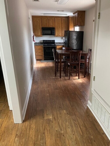 More Photos Of 417 W Wall St, Grapevine Office For Lease