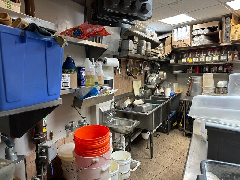 More Photos Of 1516 Harford Ave, Baltimore Restaurant For Sale