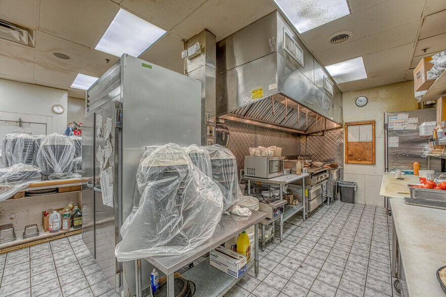 More Photos Of 45 Hanover St, Lebanon Restaurant For Lease