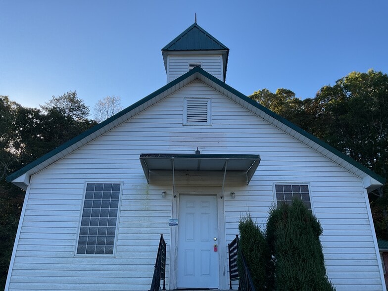 More Photos Of 301 Thermal City Rd, Union Mills Specialty For Sale