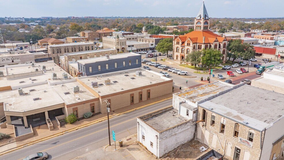 More Photos Of 104 E College St, Stephenville General Retail For Sale