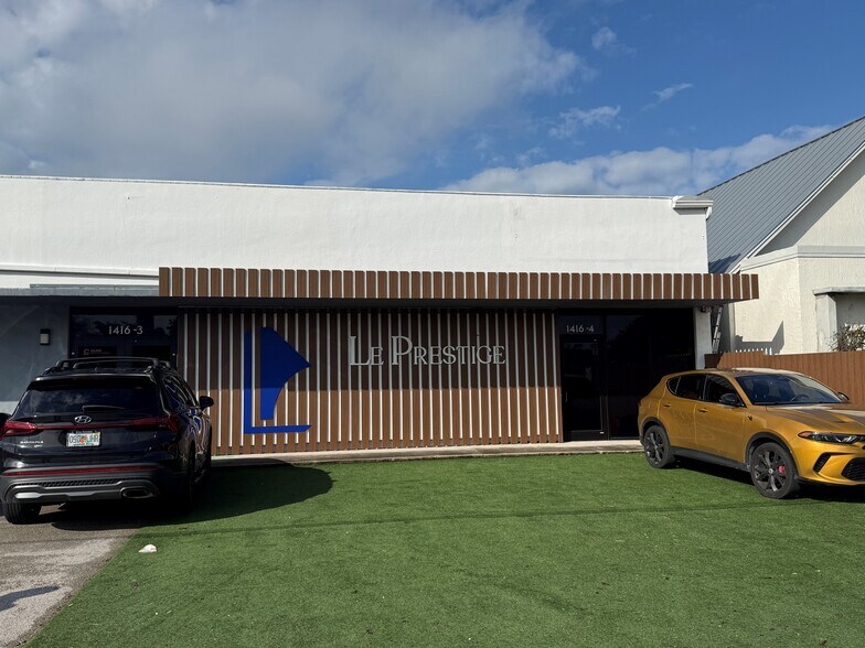 Primary Photo Of 1406-1416 N Dixie Hwy, Hollywood Warehouse For Lease