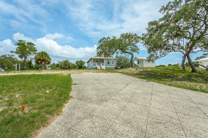 More Photos Of 127 Harbor Cir, Panacea Office Residential For Sale