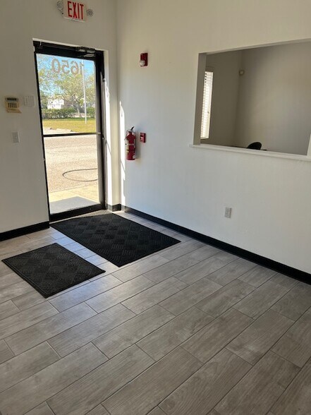 More Photos Of 1650 12th St E, Palmetto Manufacturing For Lease