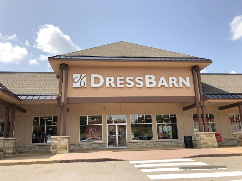 More Photos Of 2317 Vestal Pky E, Vestal Township Unknown For Lease