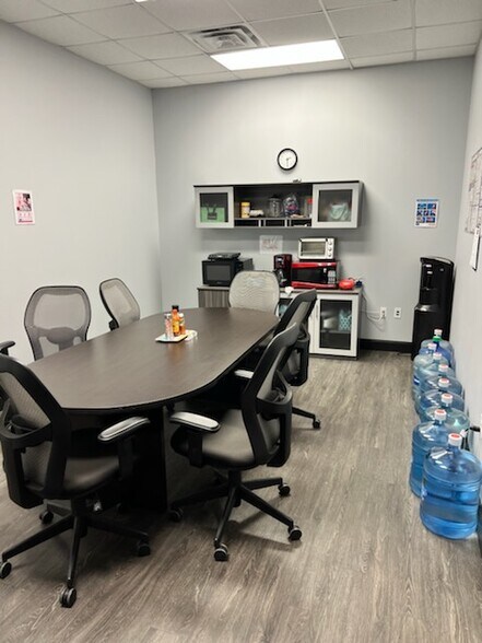 More Photos Of 11133 I-45 Fwy N, Conroe Light Manufacturing For Lease