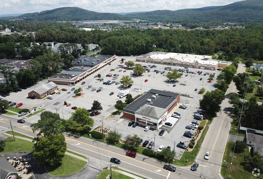 More Photos Of 982-986 Main St, Fishkill Unknown For Lease