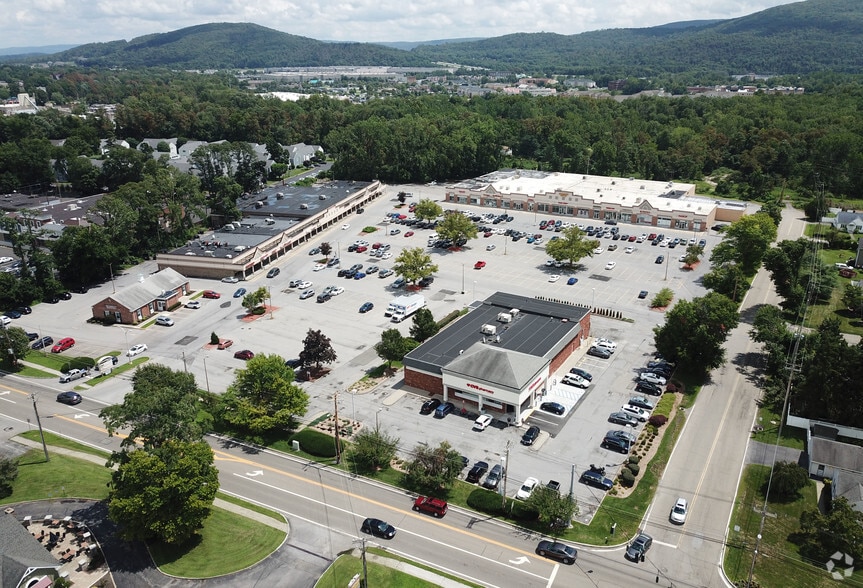 More Photos Of 986 Main St, Fishkill Freestanding For Lease