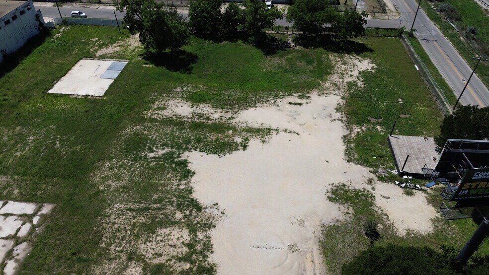 More Photos Of 1010 Hoefgen Avenue, San Antonio Land For Sale