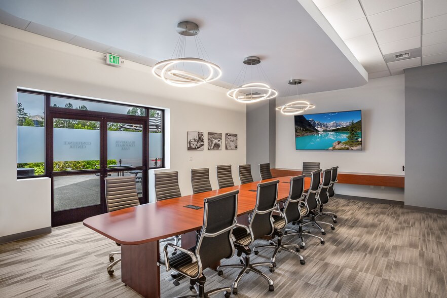 More Photos Of 923 Powell Ave SW, Renton Unknown For Lease