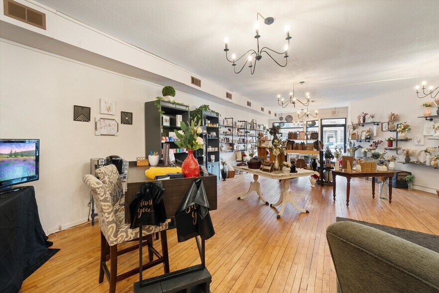 More Photos Of 111-113 Cascade St, Osceola Storefront For Sale