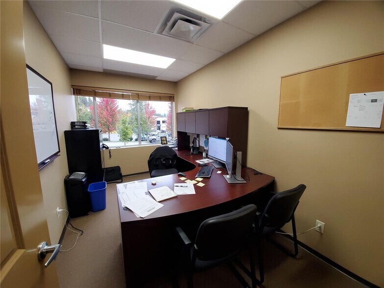 More Photos Of 215 Neave Rd, Kelowna Office For Sale