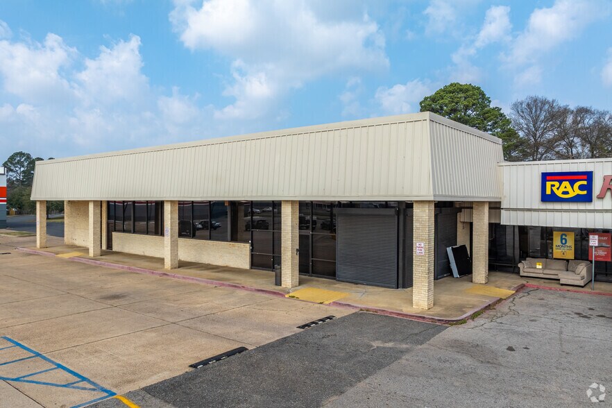 More Photos Of 2710-2758 W 70th St, Shreveport Unknown For Lease