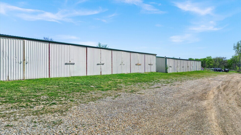 More Photos Of 470 Lazy Acres Cir, Pottsboro Self Storage For Sale