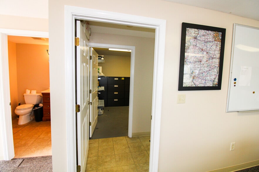 More Photos Of 7350 IL-111, South Roxana Specialty For Sale