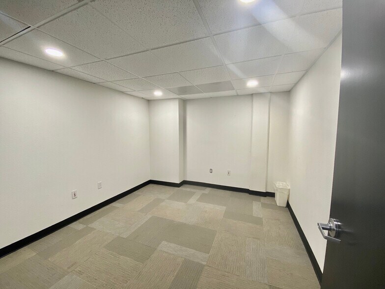 More Photos Of 622 Jackson St, Fairfield Office For Sale