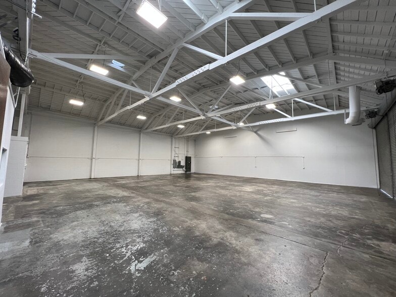More Photos Of 501-515 23rd Ave, Oakland Service For Lease