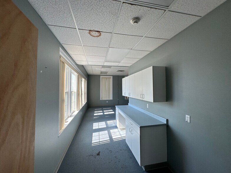 More Photos Of 314 Park St, Fulton Office For Sale