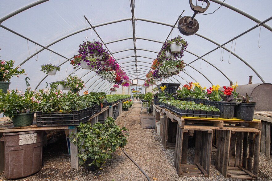 More Photos Of 73 Little York Rd, Warwick Garden Center For Sale