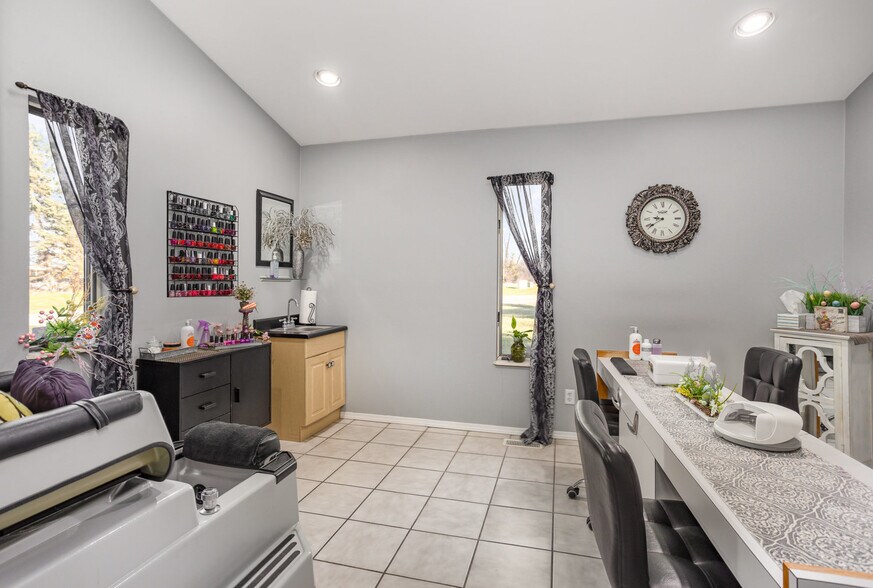 More Photos Of 3266 Fashion Square Blvd, Saginaw Freestanding For Sale