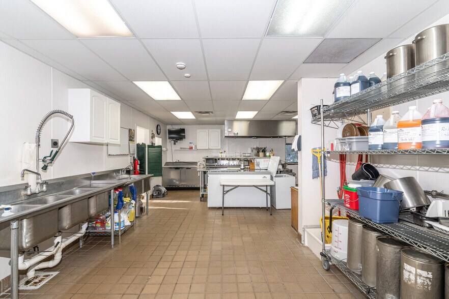 More Photos Of 9270 E 141st St, Noblesville Fast Food For Sale