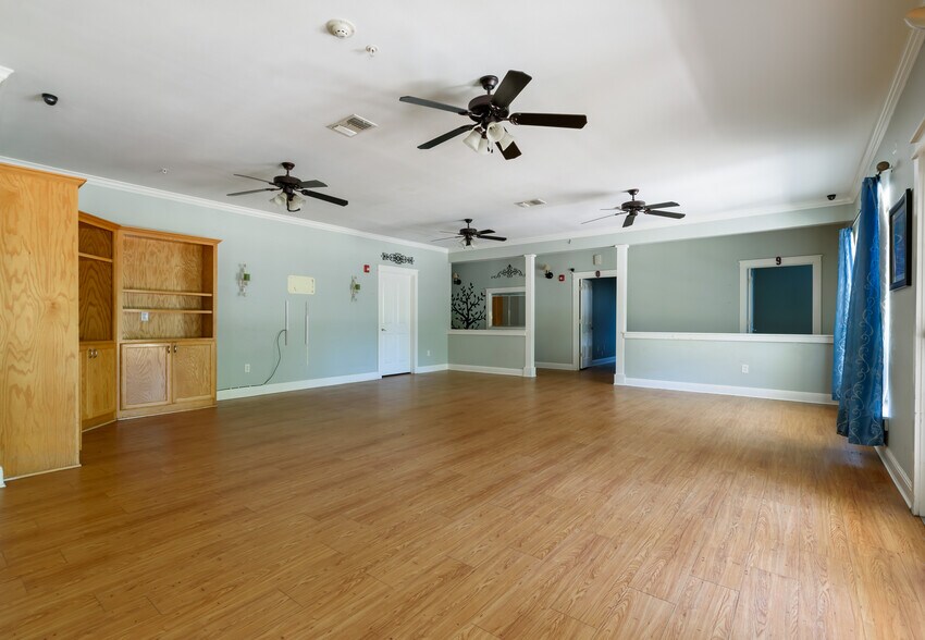 More Photos Of 1001 Crepe Myrtle St, San Marcos Assisted Living For Lease