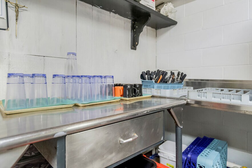 More Photos Of 24200 MO-45, Rushville Flex For Sale