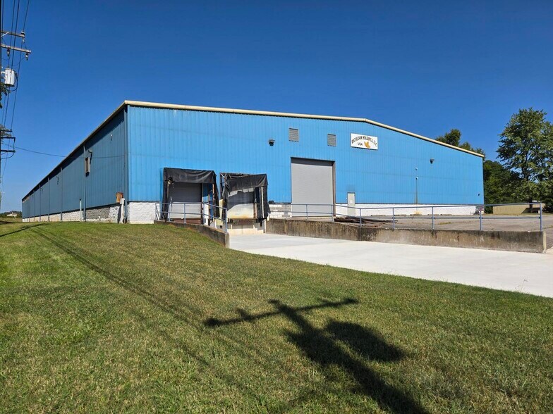 More Photos Of 1400 Montgomery, South Hill Warehouse For Lease