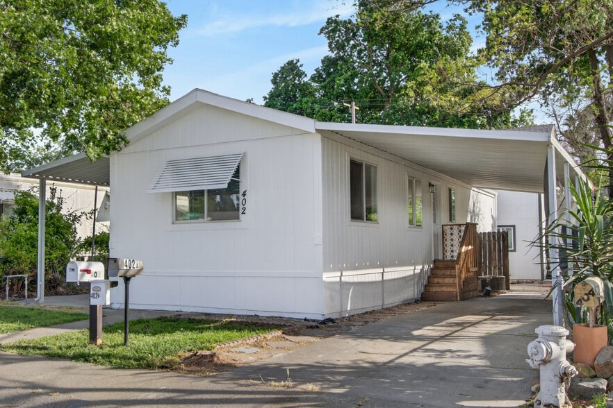 More Photos Of 402 Colin Kelly Dr, Roseville Apartments For Sale