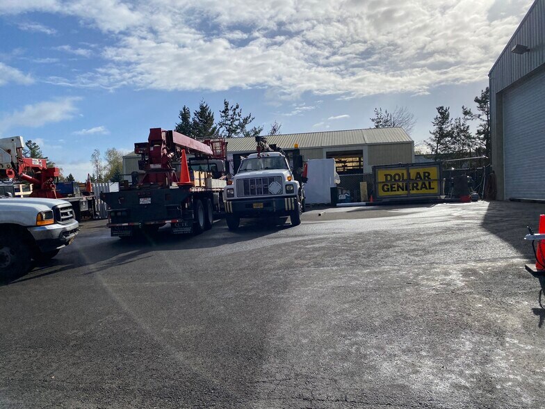 More Photos Of 1400 SE Township Rd, Canby Light Distribution For Lease