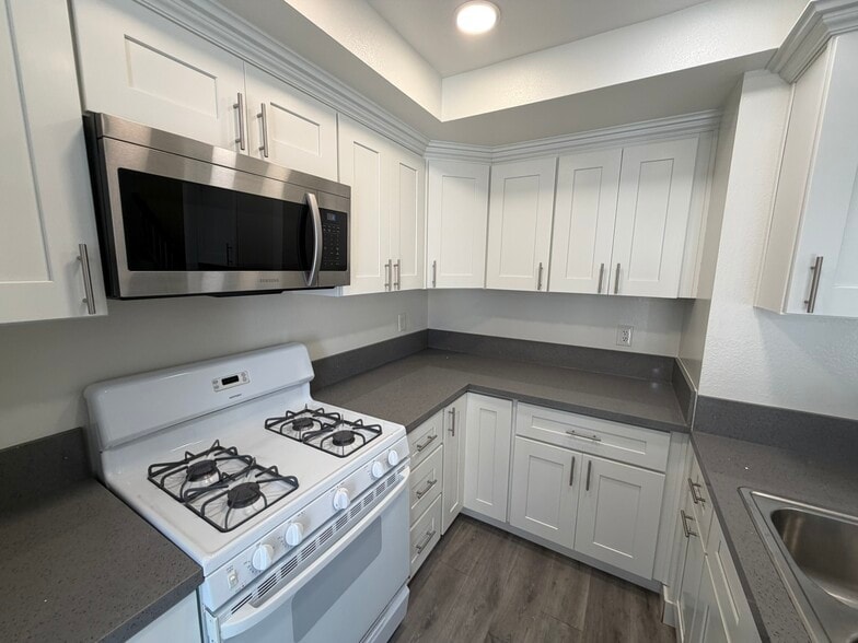 More Photos Of 4782 James, Huntington Beach Apartments For Sale