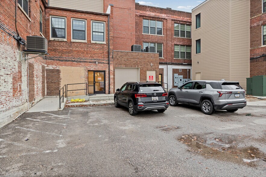 More Photos Of 300 N 5th St, Lafayette Office For Lease