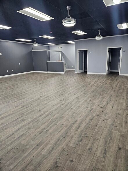 More Photos Of 2138 Priest Bridge Ct, Crofton Light Manufacturing For Lease