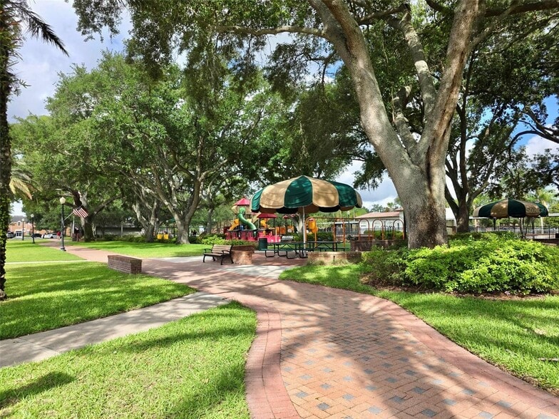 More Photos Of 208 Center St, Auburndale Office For Sale