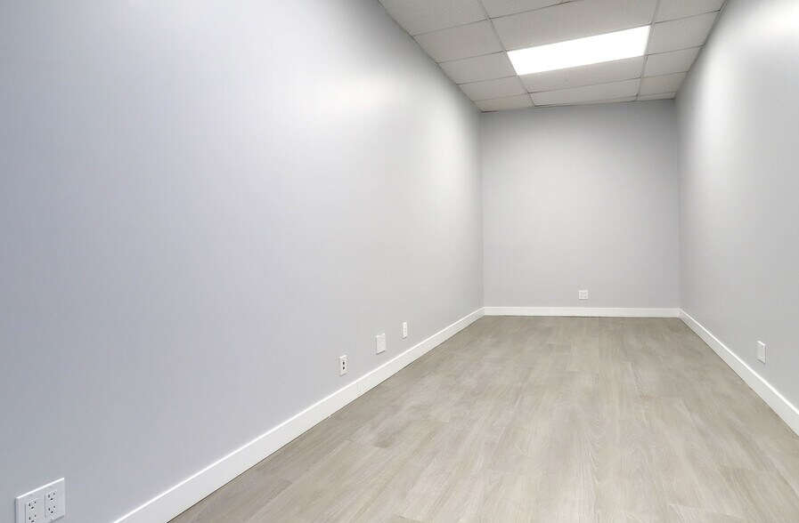 More Photos Of 980 Dehart Pl, Elizabeth Warehouse For Lease