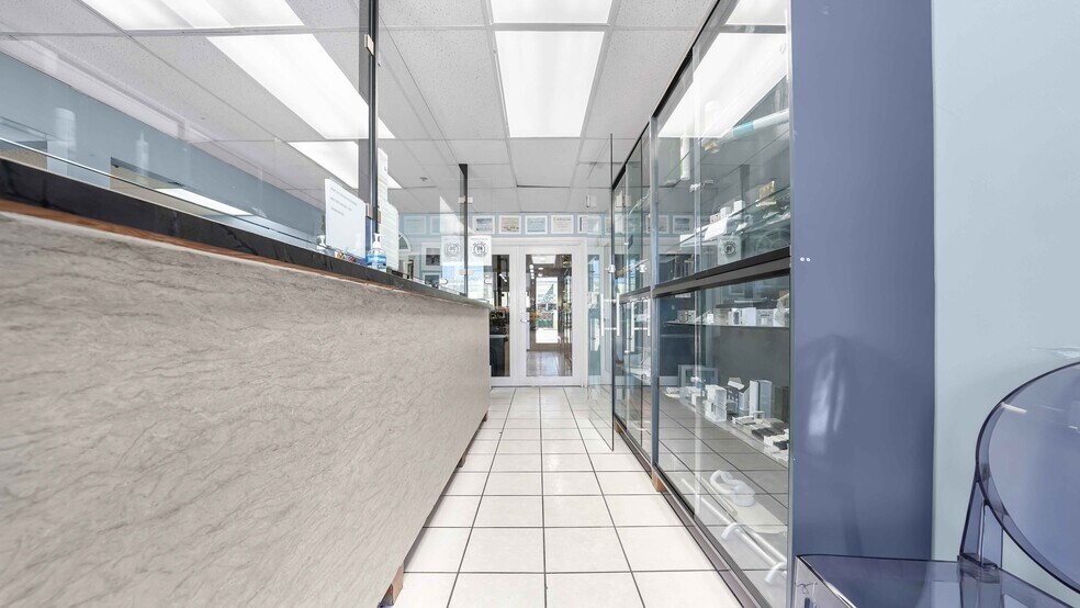More Photos Of 7450 NW 41st St, Miami Manufacturing For Sale