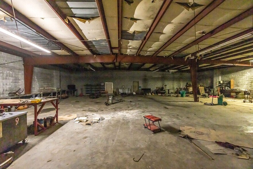 More Photos Of 1617 Benning Dr, Columbus Warehouse For Sale