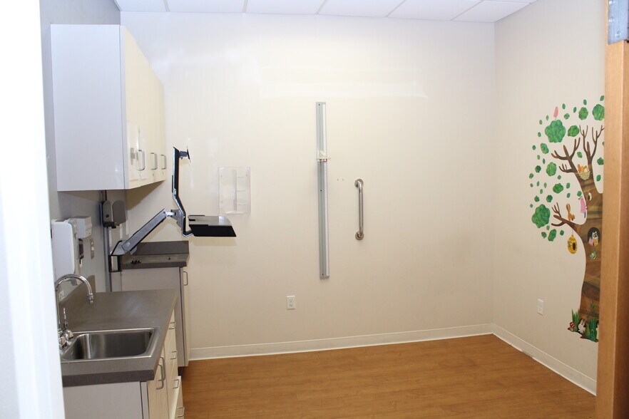 More Photos Of 340 E Main St, Milford Restaurant For Lease