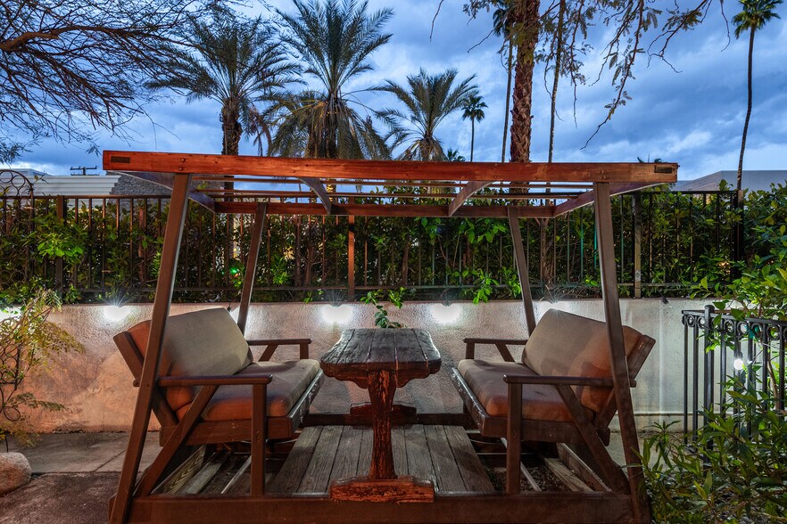 More Photos Of 369 N Palm Canyon Dr, Palm Springs Restaurant For Sale