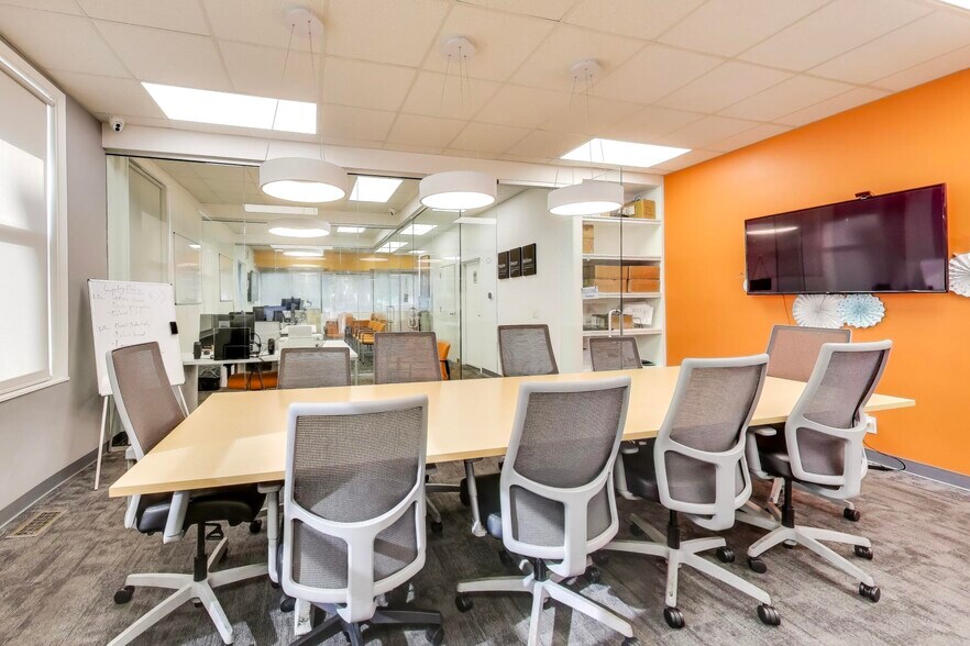 More Photos Of 2435 N Ashland Ave, Chicago Office Residential For Sale
