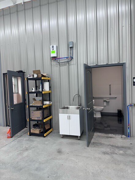 More Photos Of 2243 Commerce Pky, La Grange Auto Repair For Sale