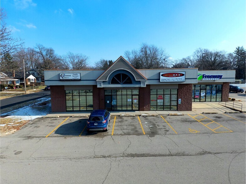 More Photos Of 2014-2016 Knoxville Ave, Peoria Office For Sale
