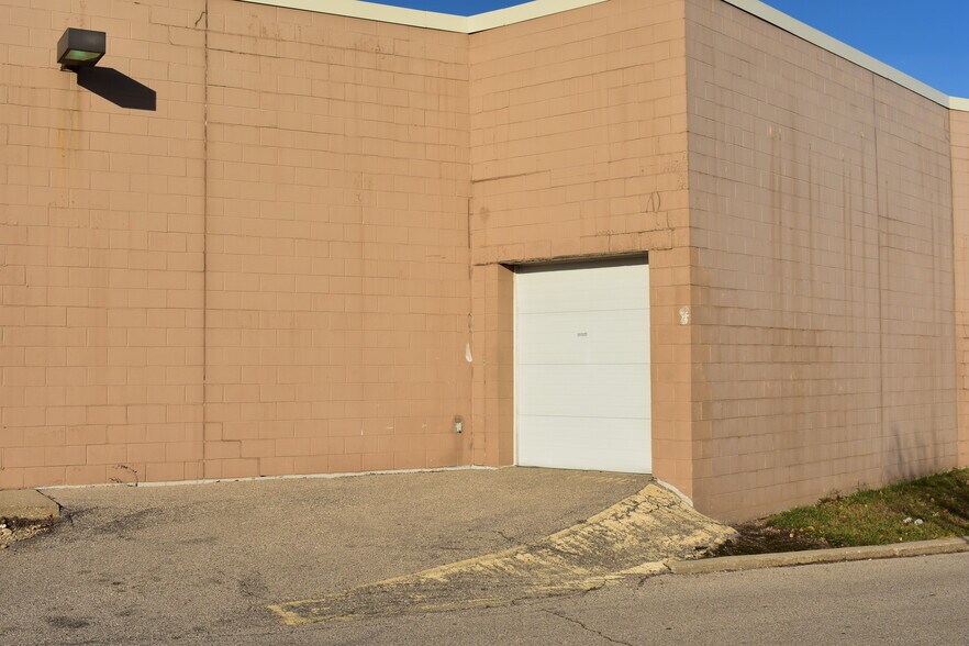More Photos Of 1818 Milton Ave, Janesville Freestanding For Lease