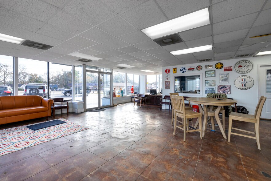 More Photos Of 756 Bultman Dr, Sumter Light Distribution For Sale