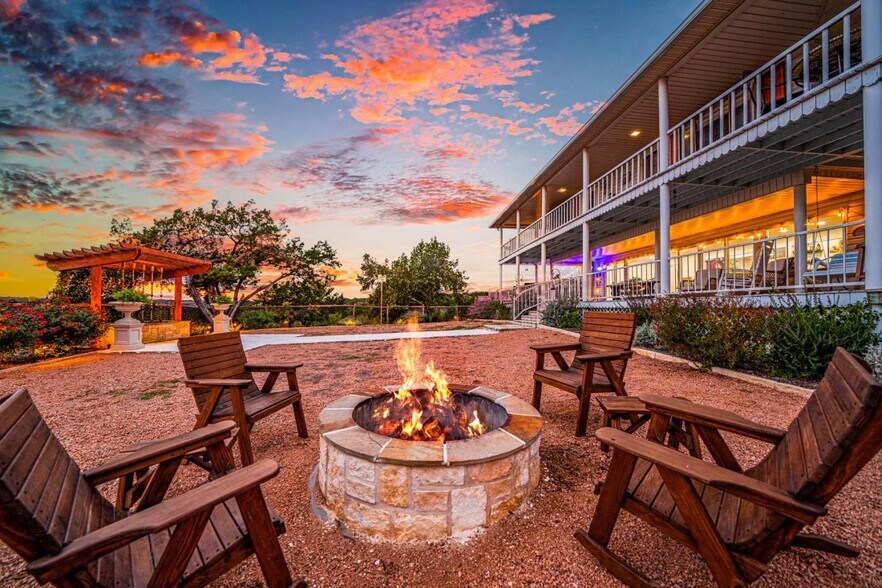 More Photos Of 208 Valley View Dr, Kerrville Lodge Meeting Hall For Sale