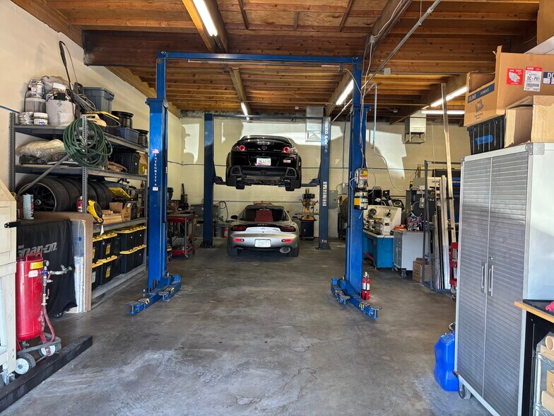 More Photos Of 2853-2855 S 44th St, Phoenix Warehouse For Lease