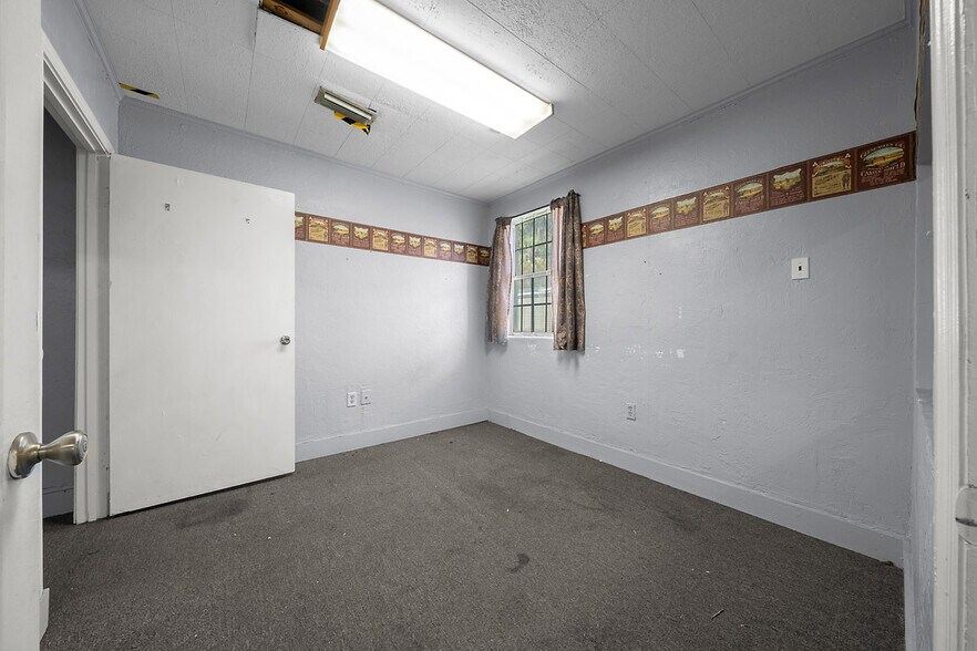 More Photos Of 4450 S Pine Ave, Ocala Warehouse For Sale