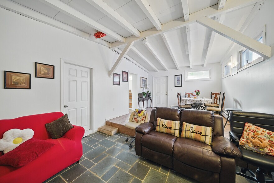 More Photos Of 203 E Blackwell St, Dover Multifamily For Sale